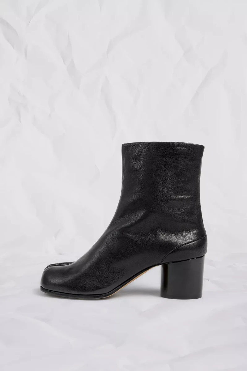 Black leather Maison Margiela Tabi ankle boot with split toe and cylindrical heel